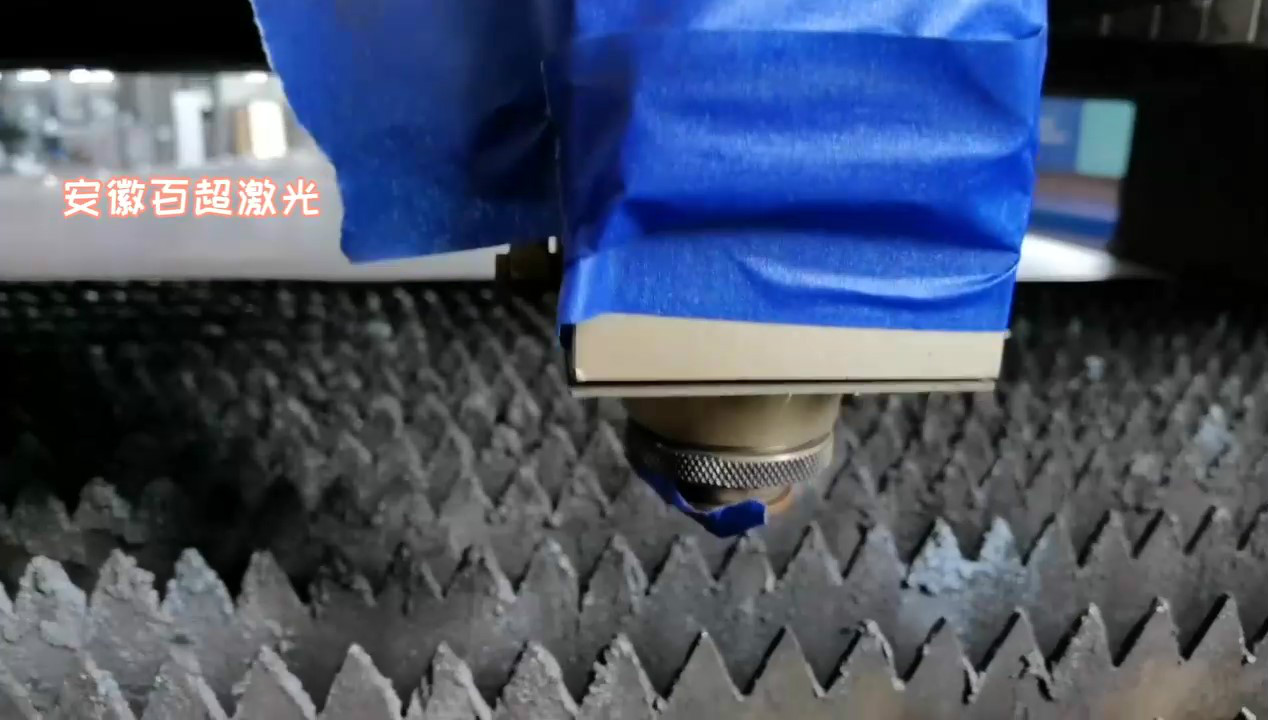 【安徽百超激光】現(xiàn)場更換準直保護鏡的方法和注意事項